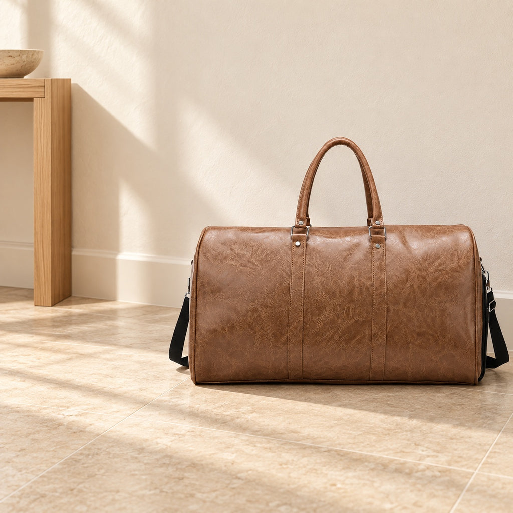 Sac polochon effet cuir — mise en situation