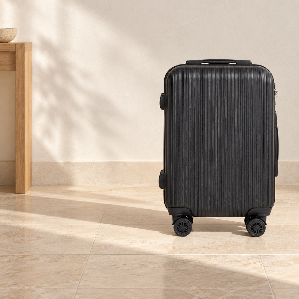 Valise cabine rigide 38 L, serrure à combinaison — mise en situation