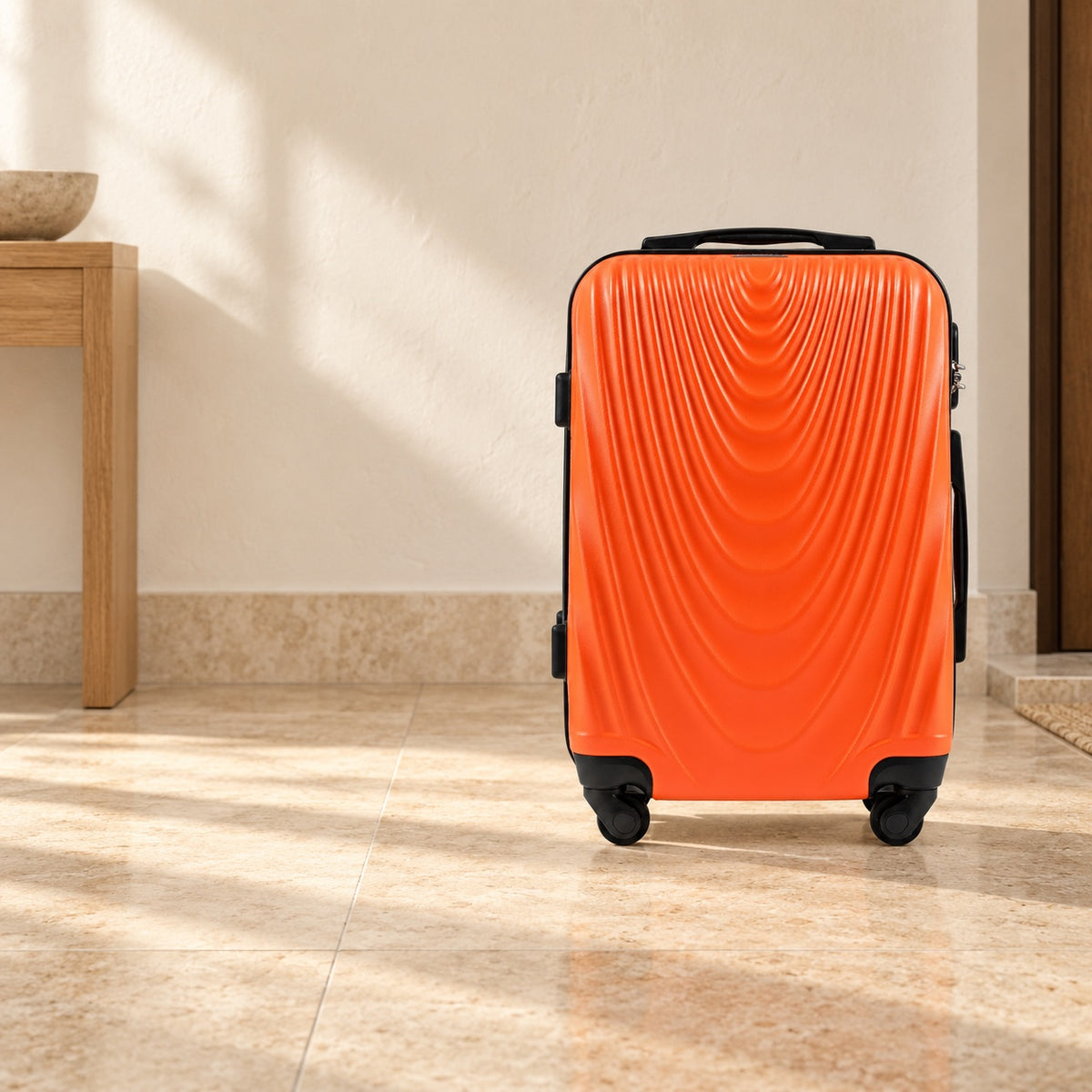 Valise cabine rigide 39 L, coque colorée — mise en situation